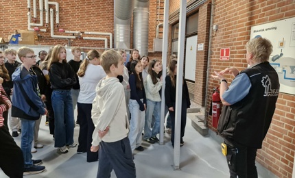 Skoleklasse på rundvisning på Vejle Renseanlæg